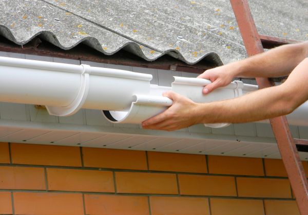 Cost of Gutter Hanging in Cranston